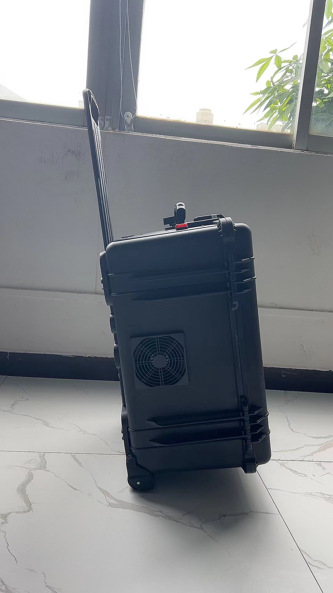 涧西手拉箱型移动通信干扰器